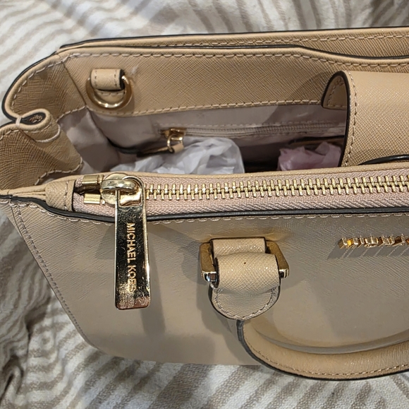 Michael Kors Blush Saffiano Leather  Black Lining, Handbag - Excellent - Picture 11 of 12